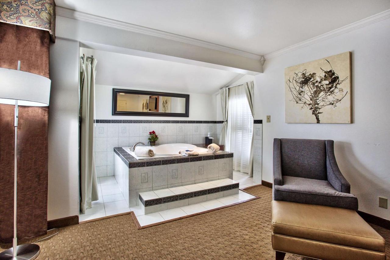 Western Mountain View Hotel 3*